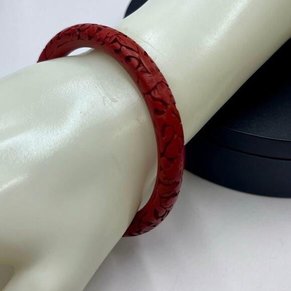 Vintage Chinese Carved Red
Cinnabar Floral Etched Bangle Bracelet - Picture 1 of 15